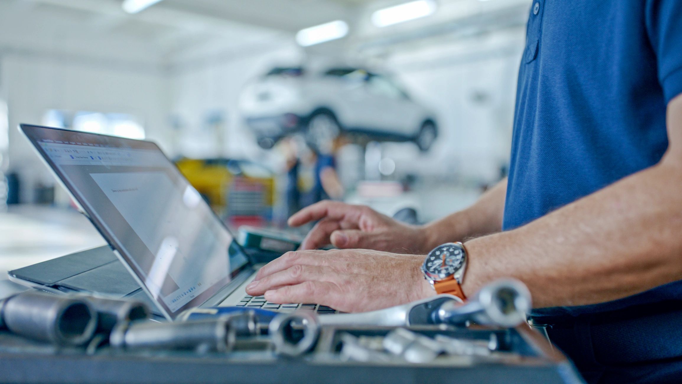 Auto service planning on a laptop